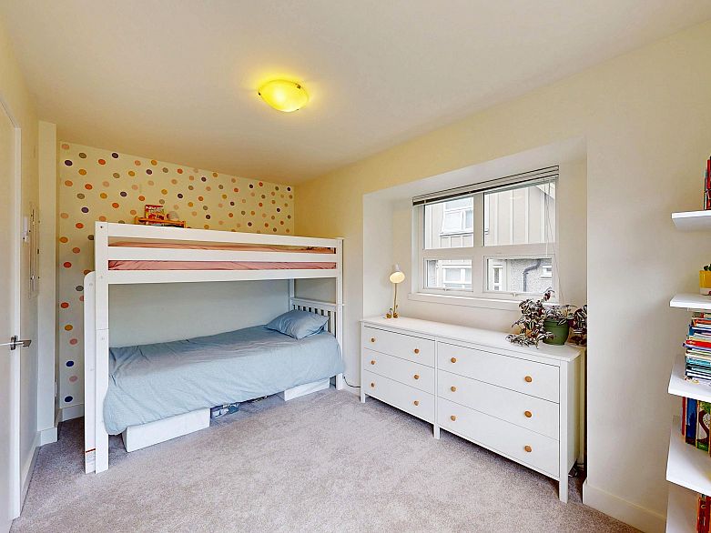 101 1672 E Pender Street