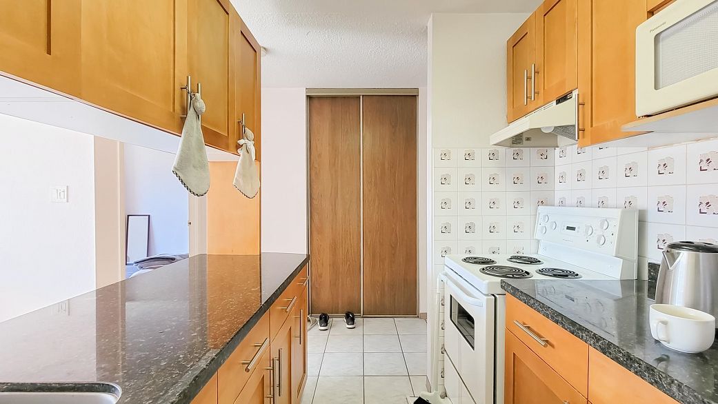 512 950 Drake Street