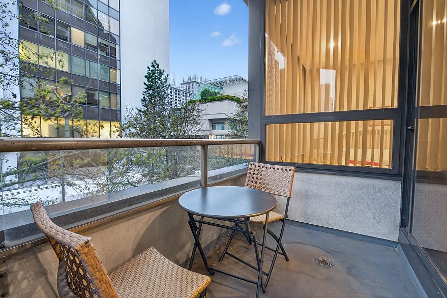 311 1010 Howe Street