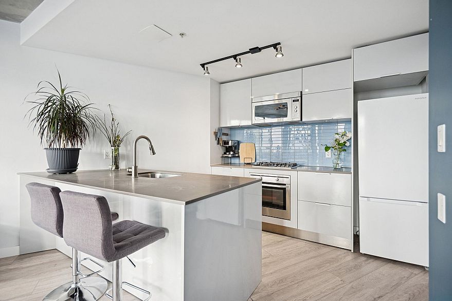 3909 128 W Cordova Street