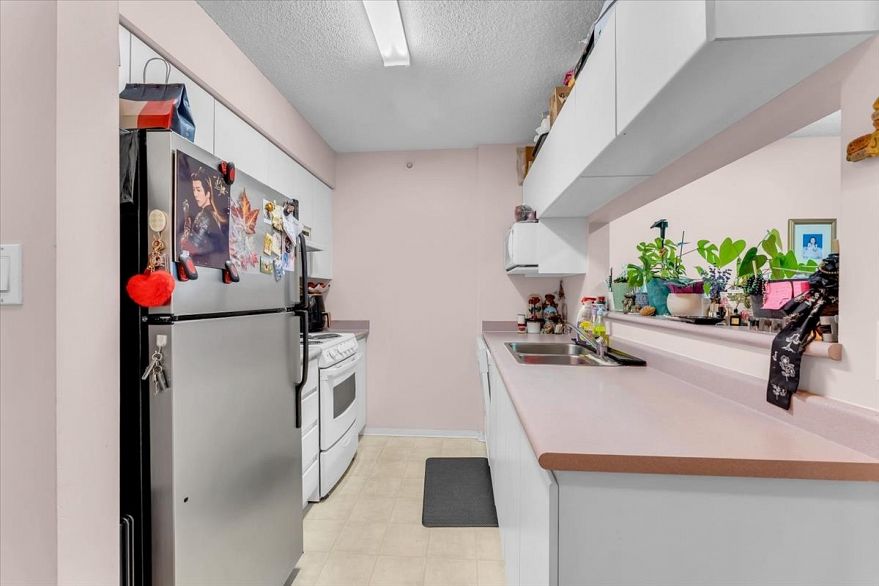 910 3489 Ascot Place