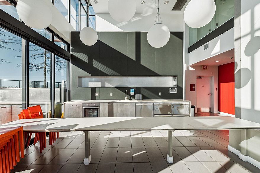 3909 128 W Cordova Street