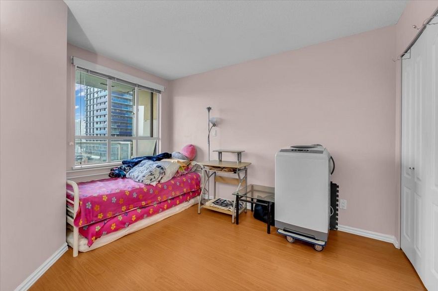 910 3489 Ascot Place