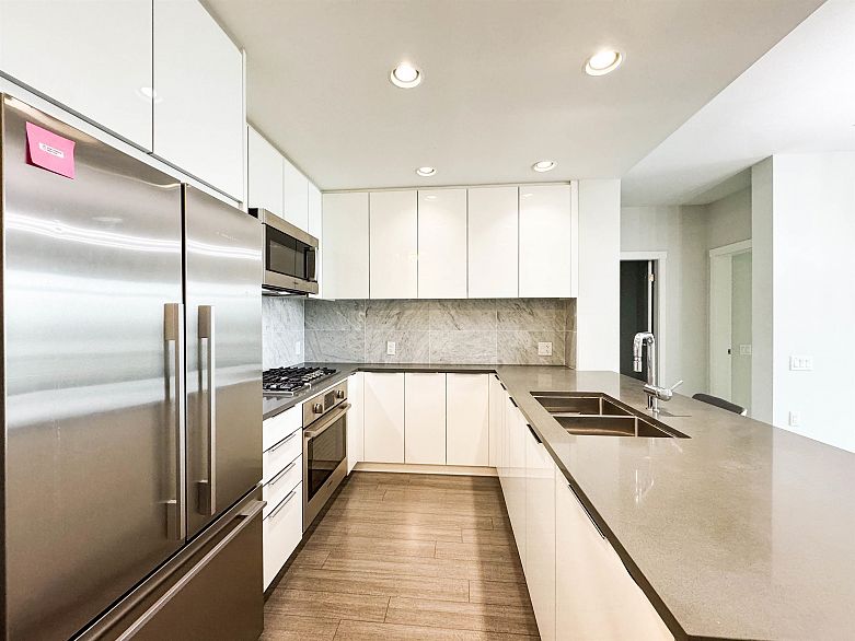 404 3289 Riverwalk Avenue