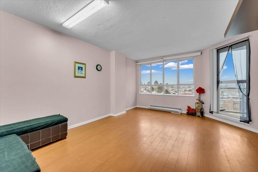 910 3489 Ascot Place