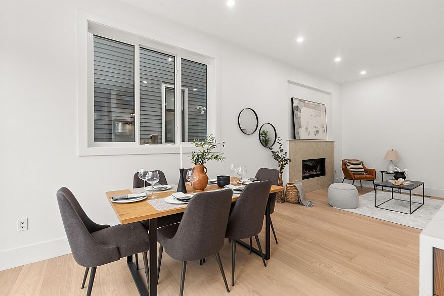 2 1822 E 14th Avenue