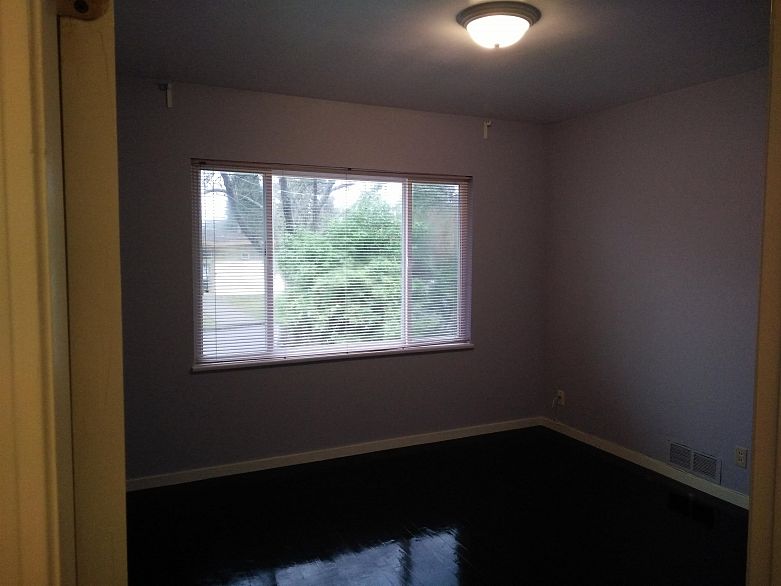 4825 Commercial Street