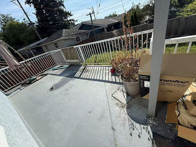 4825 Commercial Street