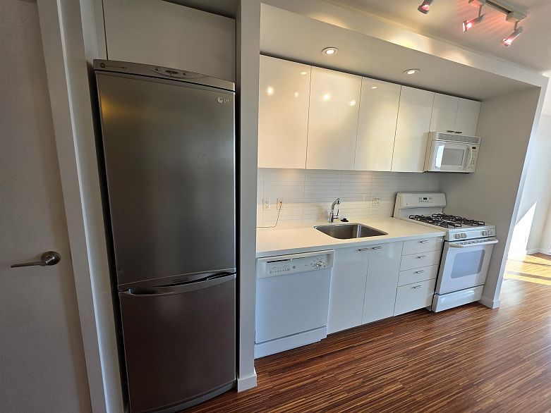 806 328 E 11th Avenue