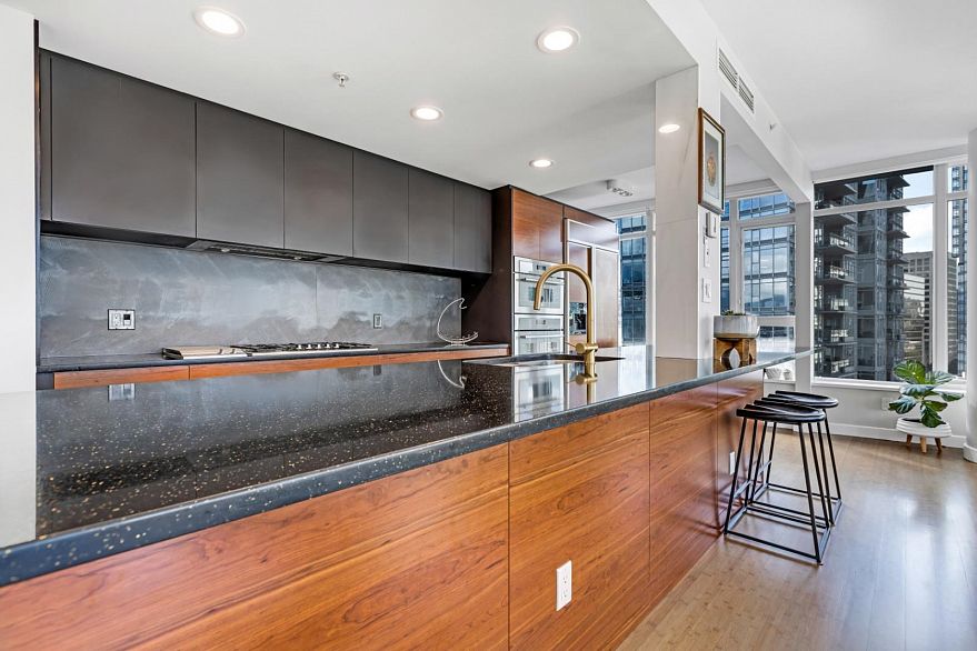 1804 1233 W Cordova Street