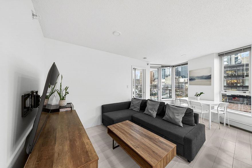 1202 188 Keefer Place