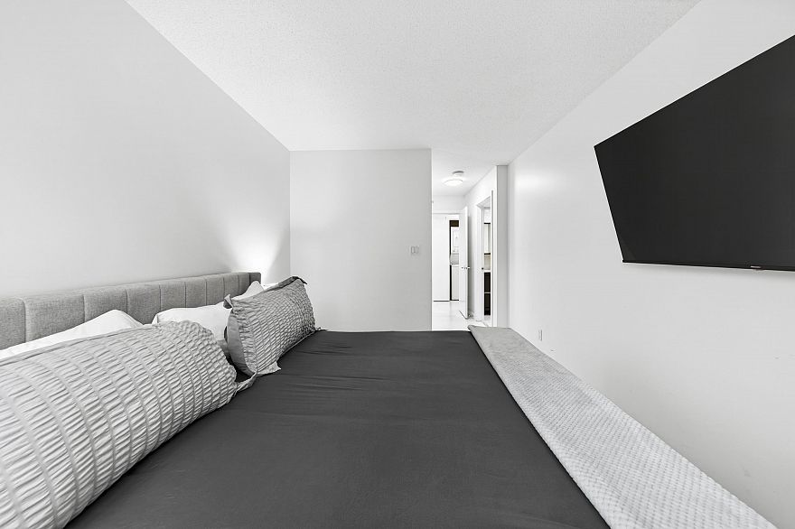 1202 188 Keefer Place