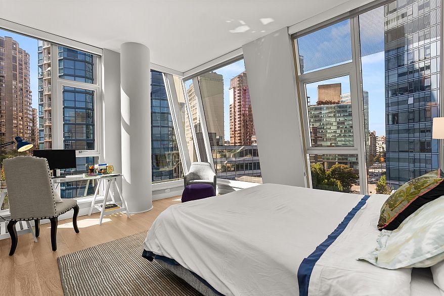 901 1409 W Pender Street