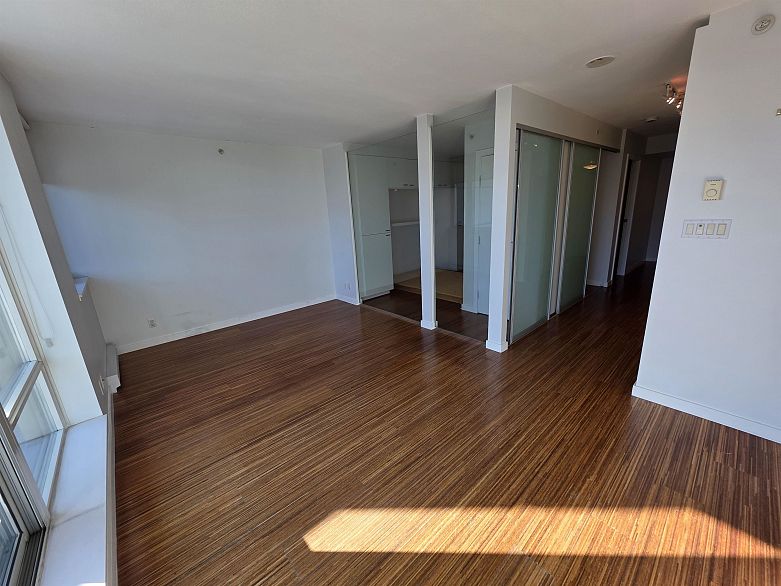 806 328 E 11th Avenue