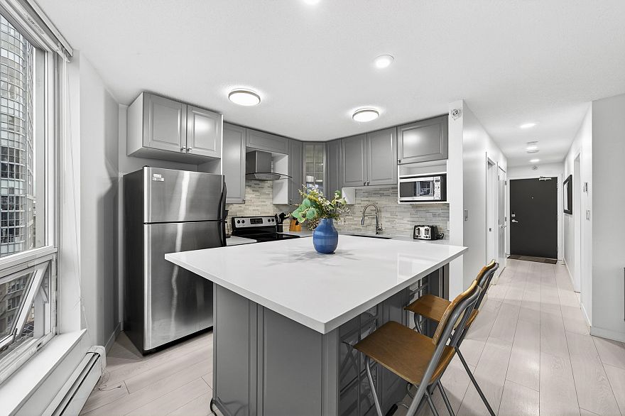 1202 188 Keefer Place