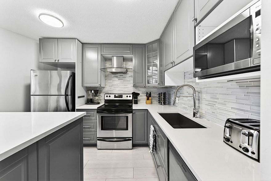 1202 188 Keefer Place