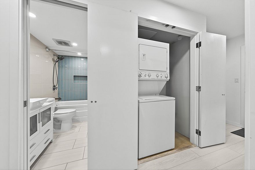 1202 188 Keefer Place