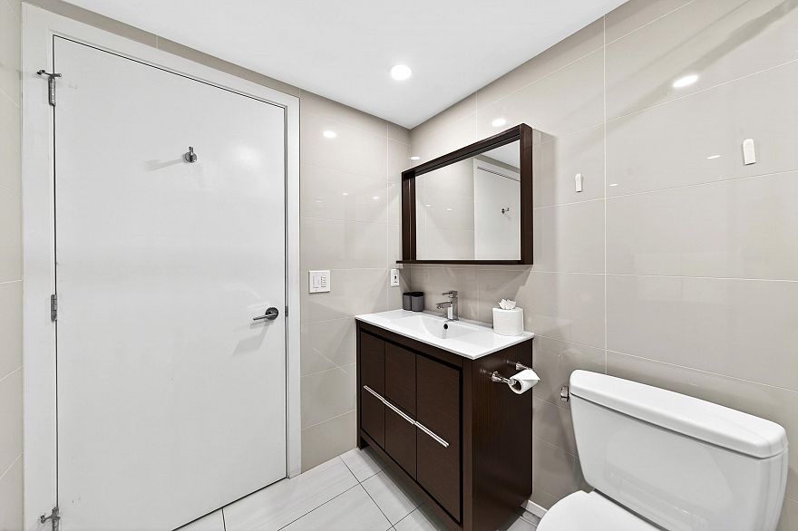 1202 188 Keefer Place