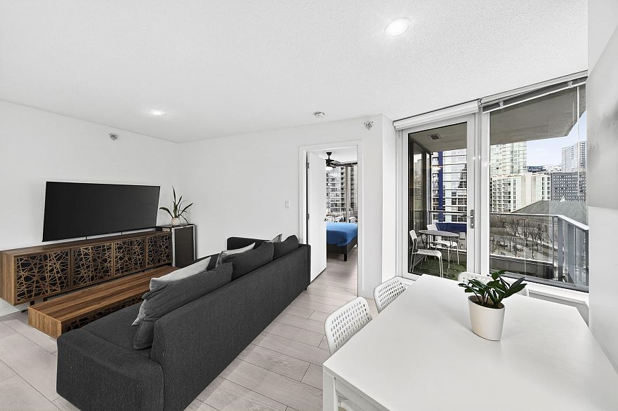 1202 188 Keefer Place