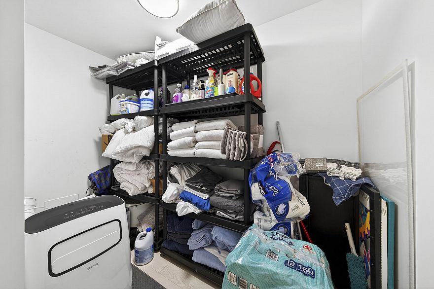 1202 188 Keefer Place