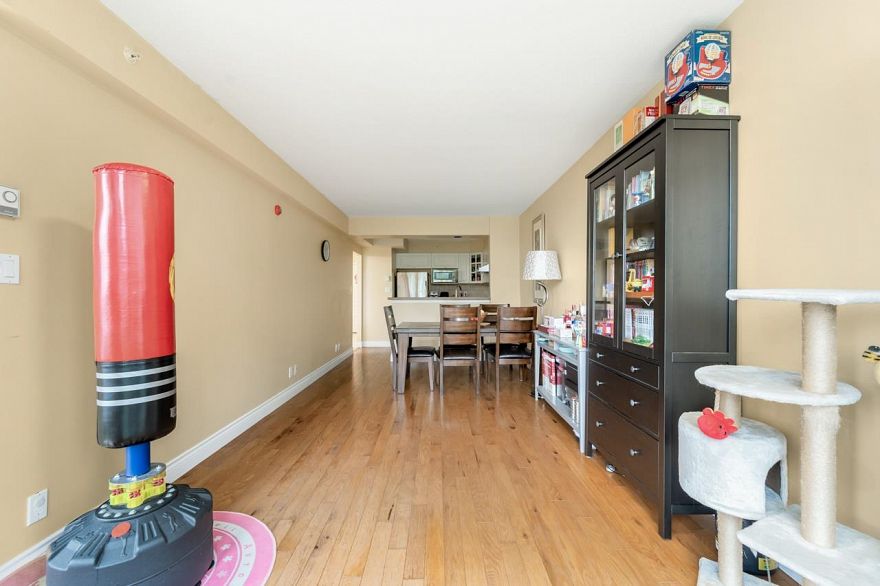 1204 5775 Hampton Place