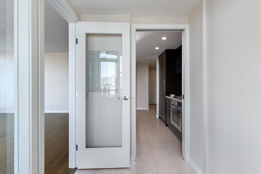 3003 833 Homer Street