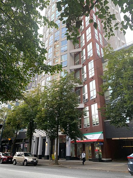 804 933 Seymour Street