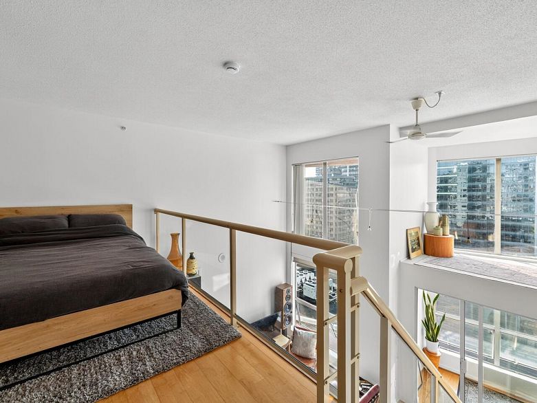 804 933 Seymour Street