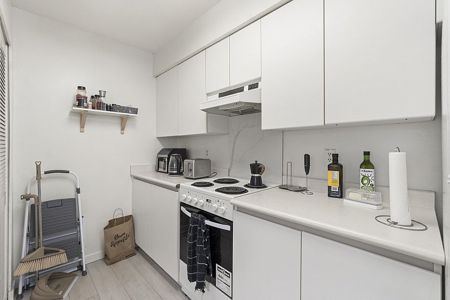 301 4990 Mcgeer Street