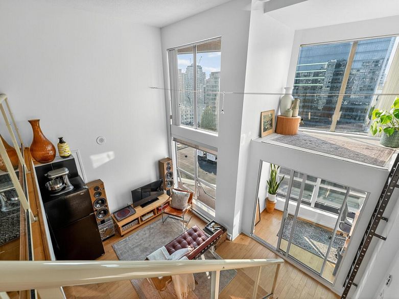 804 933 Seymour Street