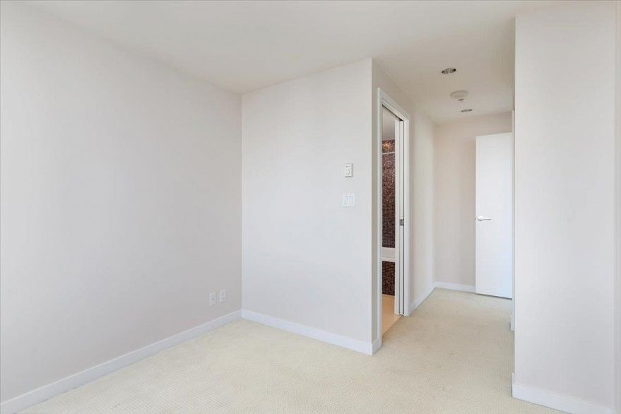 3003 833 Homer Street