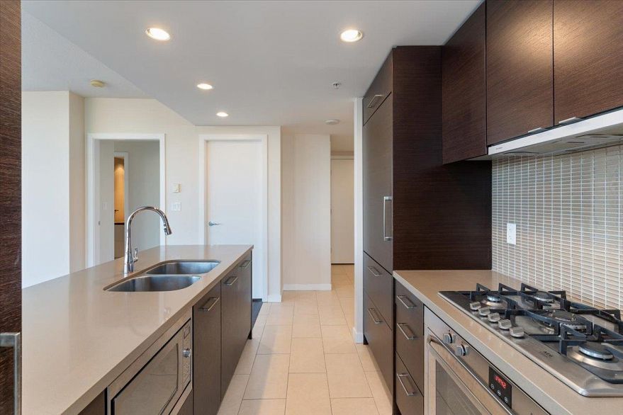 3003 833 Homer Street