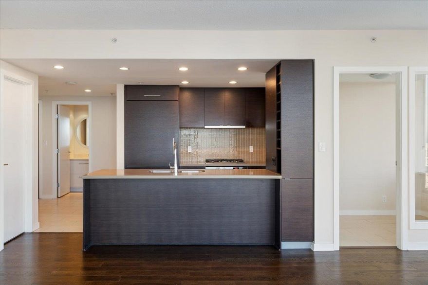 3003 833 Homer Street