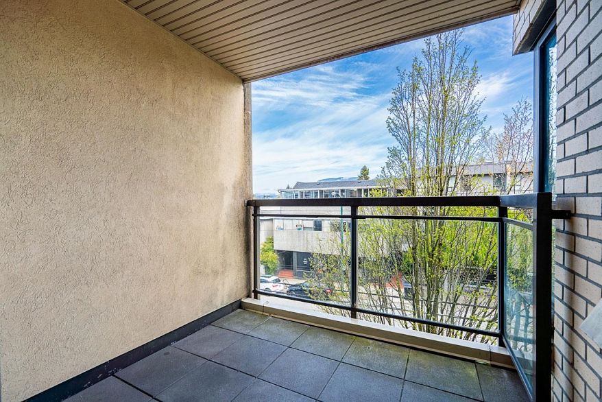 301 2015 Trafalgar Street