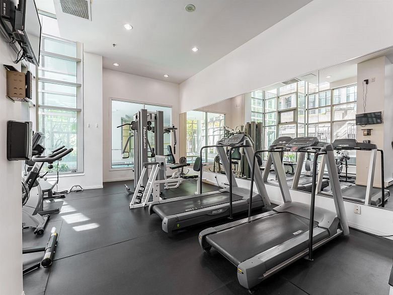 306 1328 W Pender Street