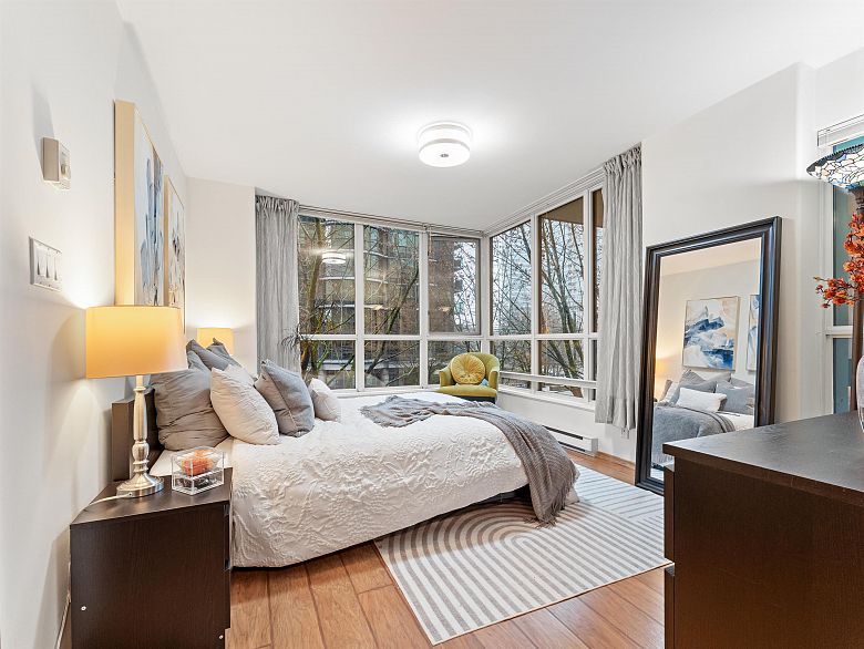 306 1328 W Pender Street