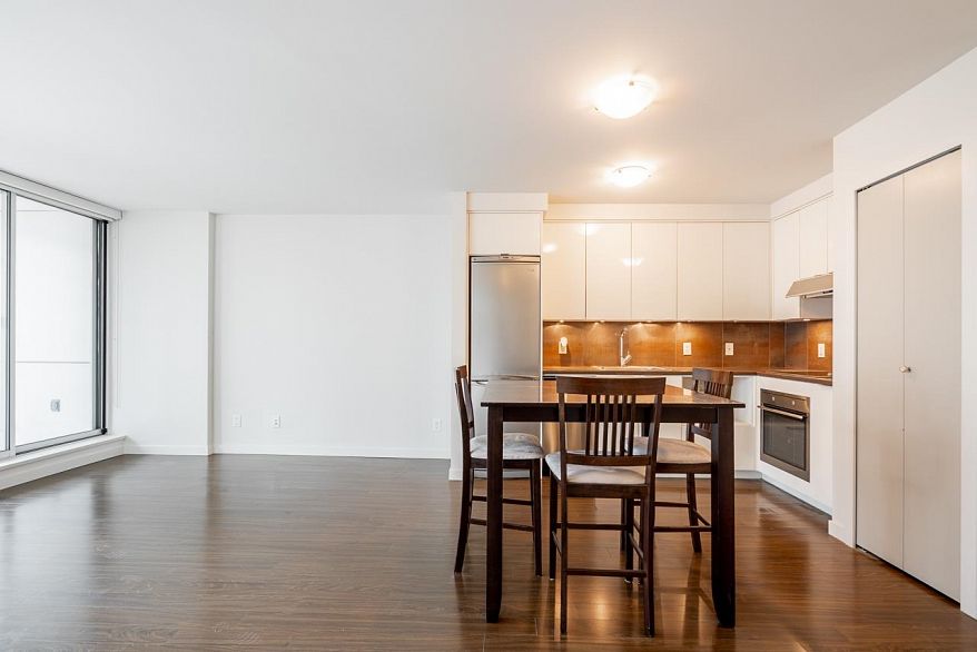 816 161 W Georgia Street