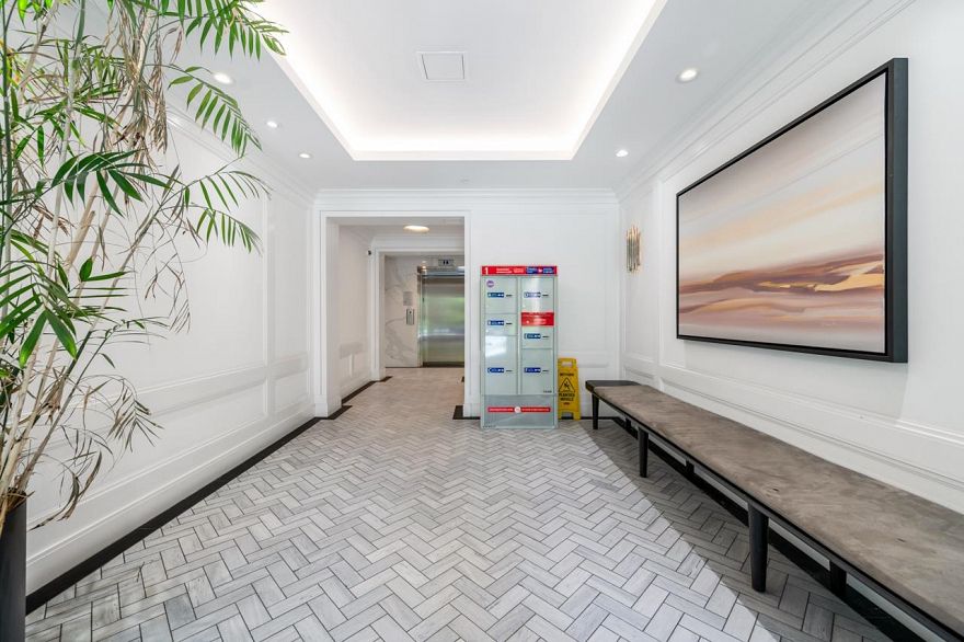 205 6933 Cambie Street