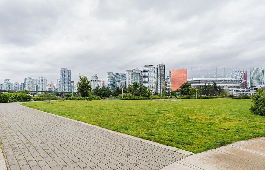 1618 Columbia Street