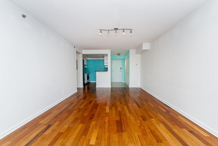 1304 283 Davie Street