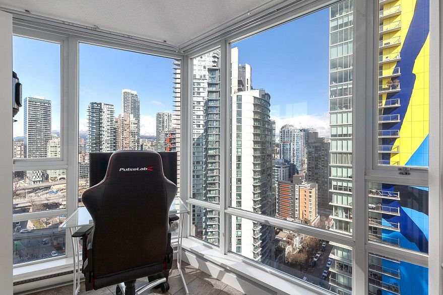 2706 1438 Richards Street