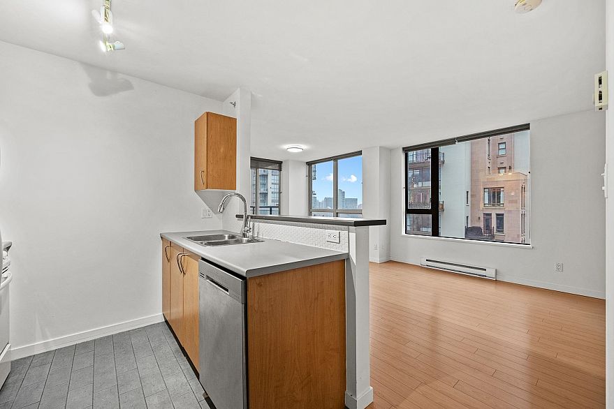 1804 1295 Richards Street