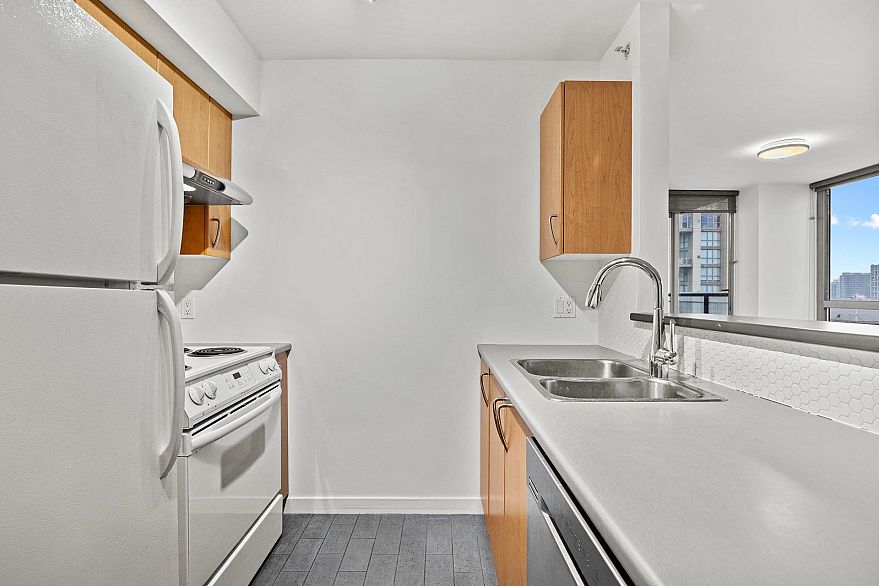 1804 1295 Richards Street