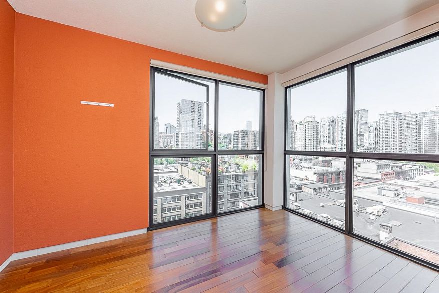 1304 283 Davie Street