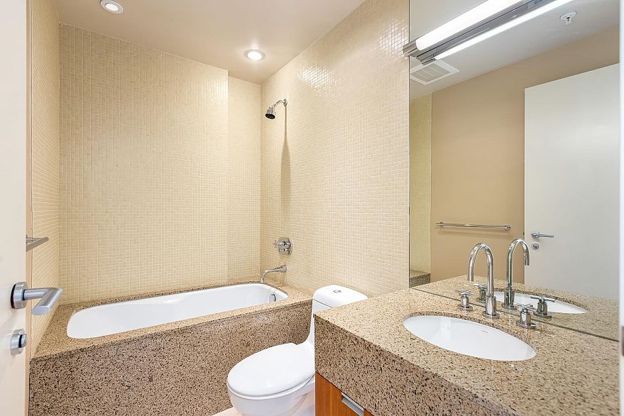 3102 1077 W Cordova Street