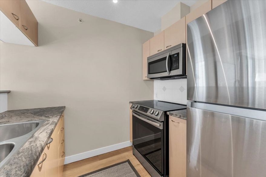 2011 1331 Alberni Street