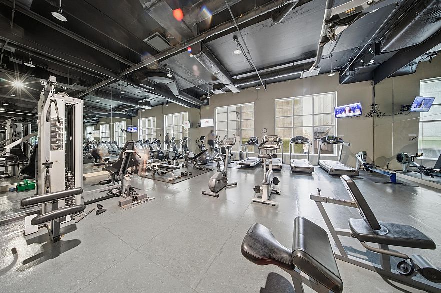 1908 938 Smithe Street