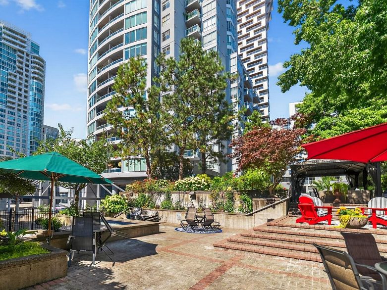 801 1500 Howe Street