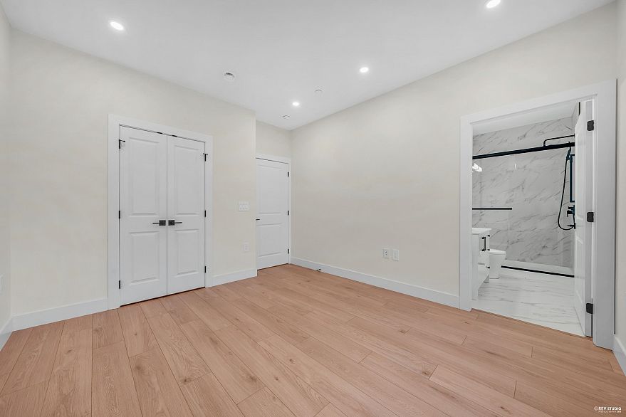 3-3090 Vanness Avenue