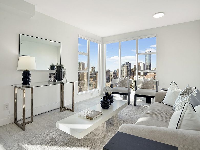 3309 939 Homer Street